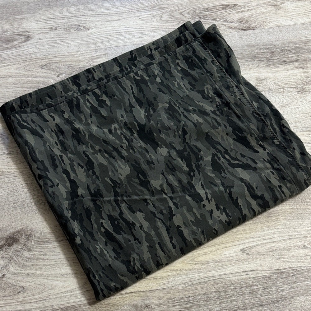 lululemon athletica Camouflage Scarf